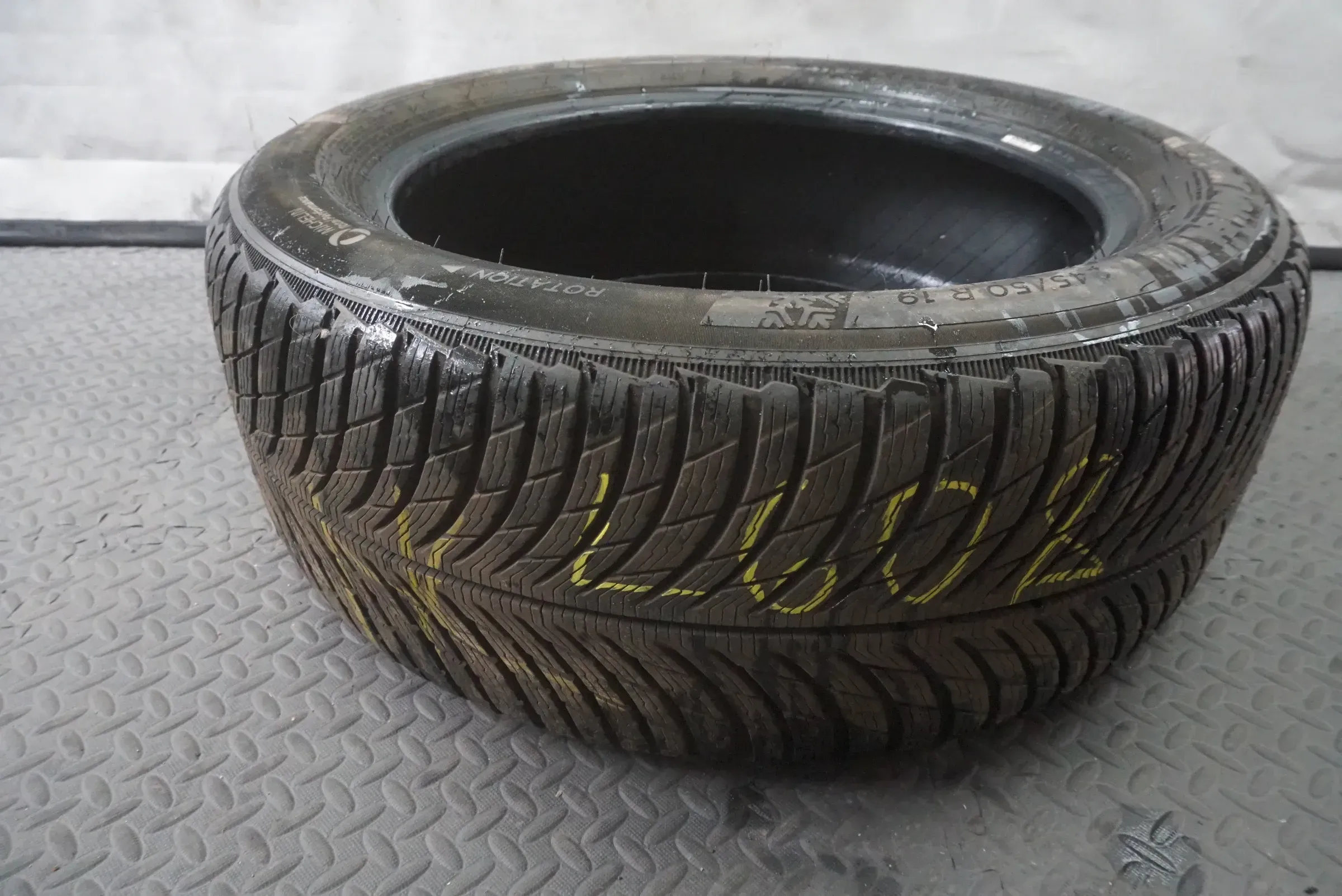 1x 245/50R19 105V Michelin Pilot Alpin 5 ZP Runflat Winterreifen 2021 L608 - Bild 1