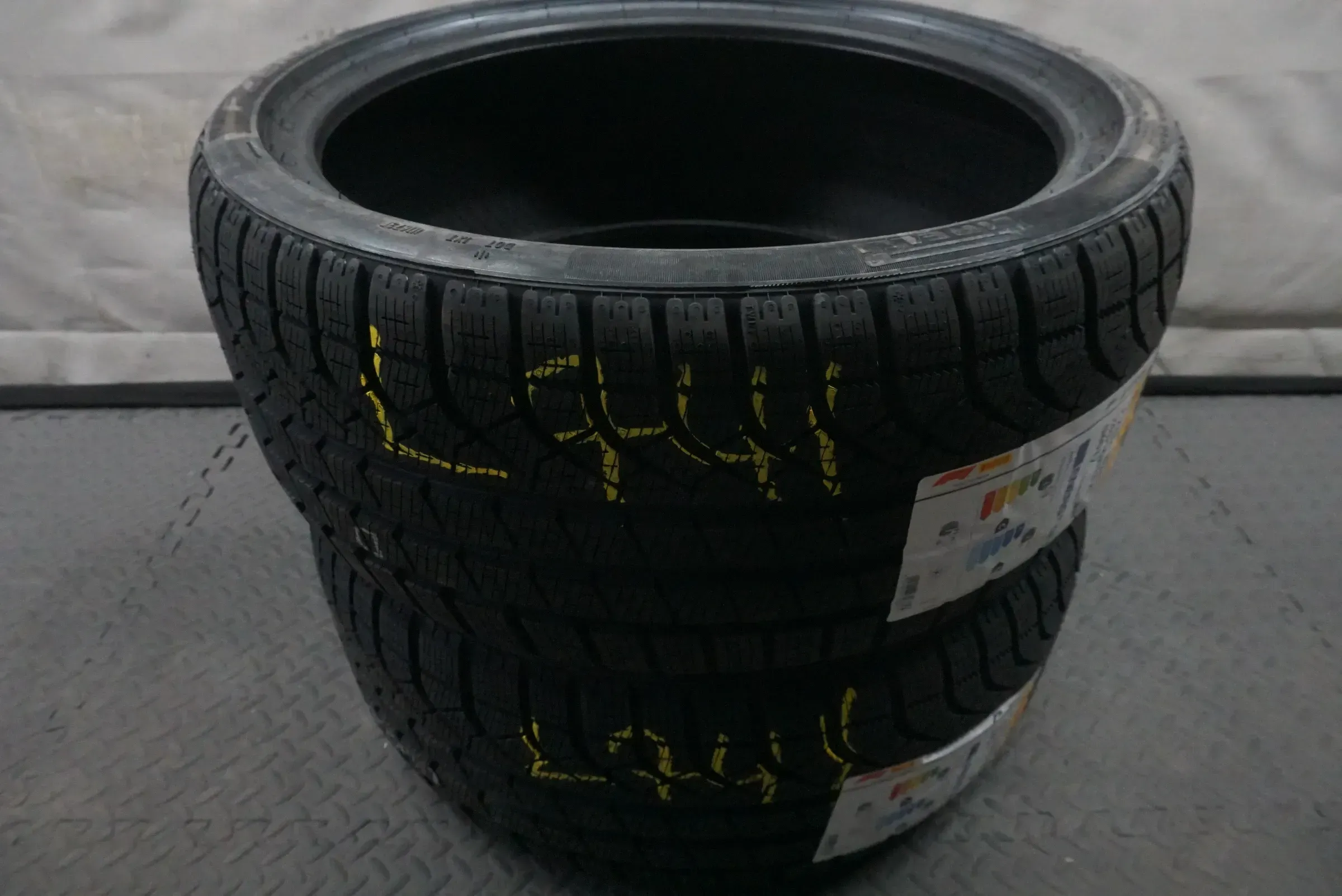 2x 245/35R19 93V Pirelli P Zero Winter Winterreifen 2024 Neu L741 - Bild 1