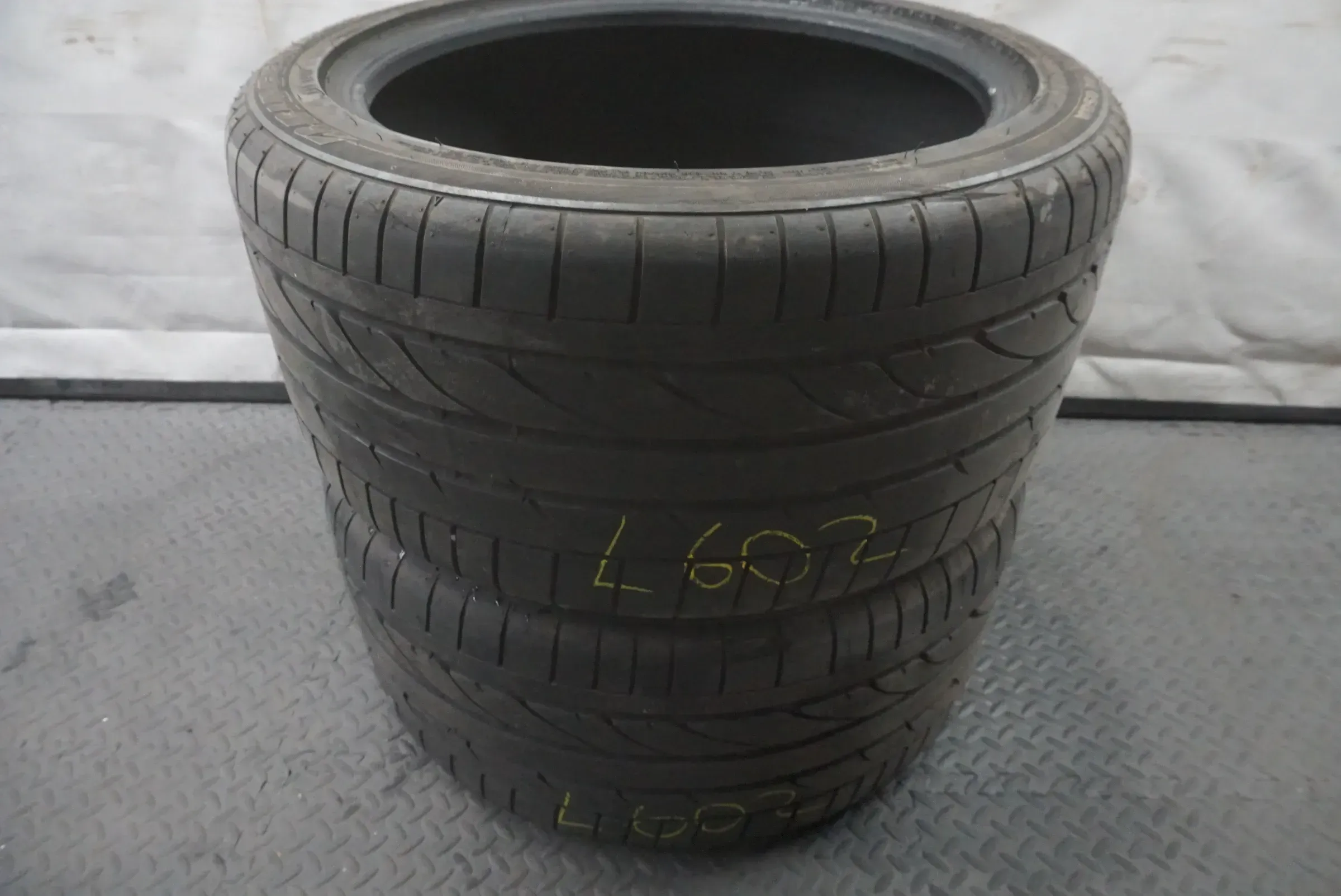 2x 265/40R18 101Y Bridgestone Potenza RE050A Sommerreifen 2015 L602 - Bild 1