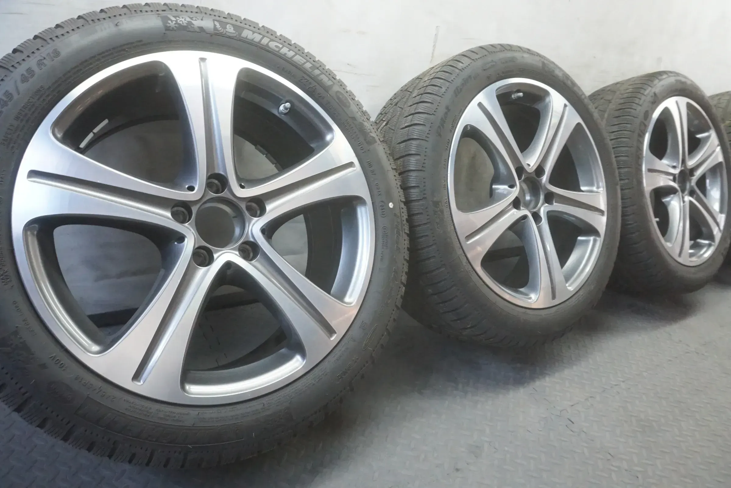 TOP Mercedes-Benz Winterreifen E-Klasse W213 S213 18 Zoll 5 Speiche L795 - Bild 1