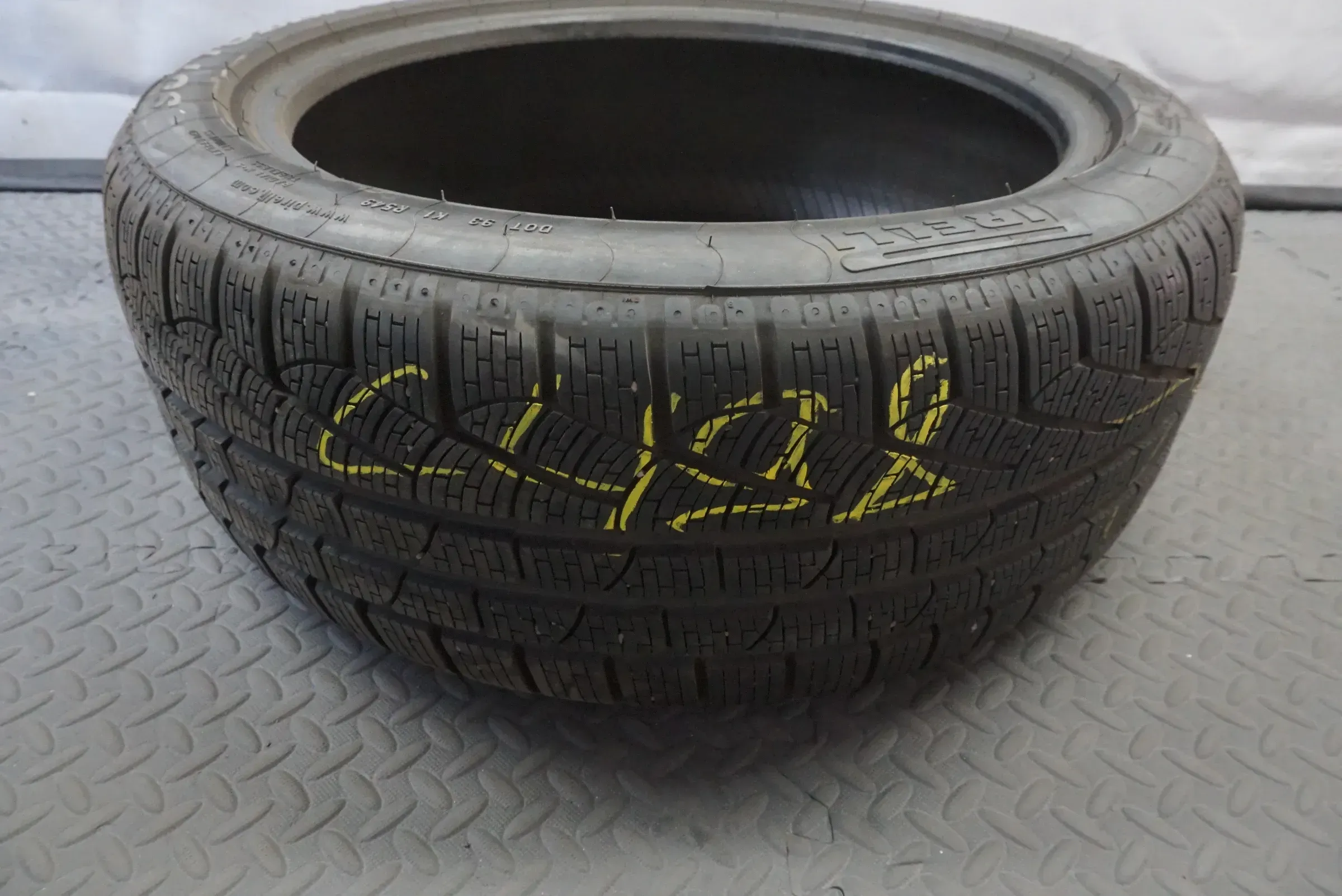 1x 225/45R18 95V Pirelli Sottozero Winter 240 Runflat Winterreifen 2016 C498 - Bild 1